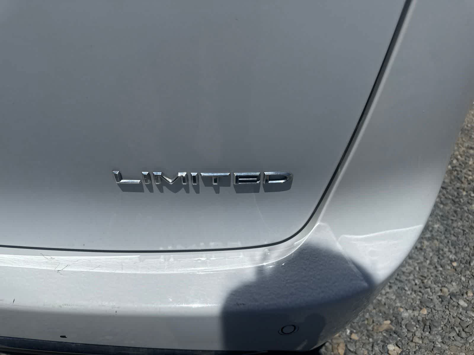 Used 2023 Chrysler Pacifica Limited FWD image 15