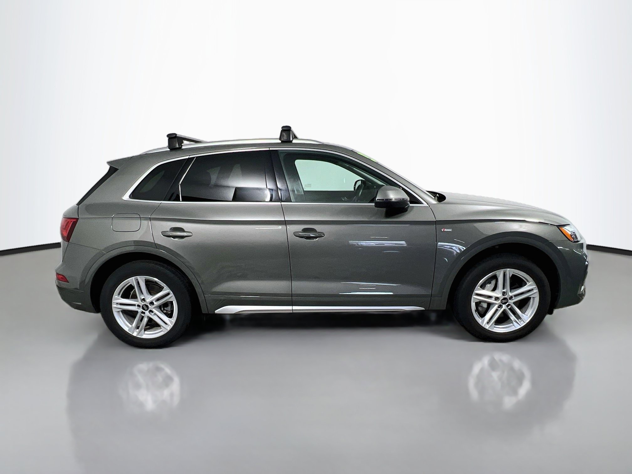 Used 2023 Audi Q5 e Premium Plus w/ Premium Plus Package AWD/4WD image 3