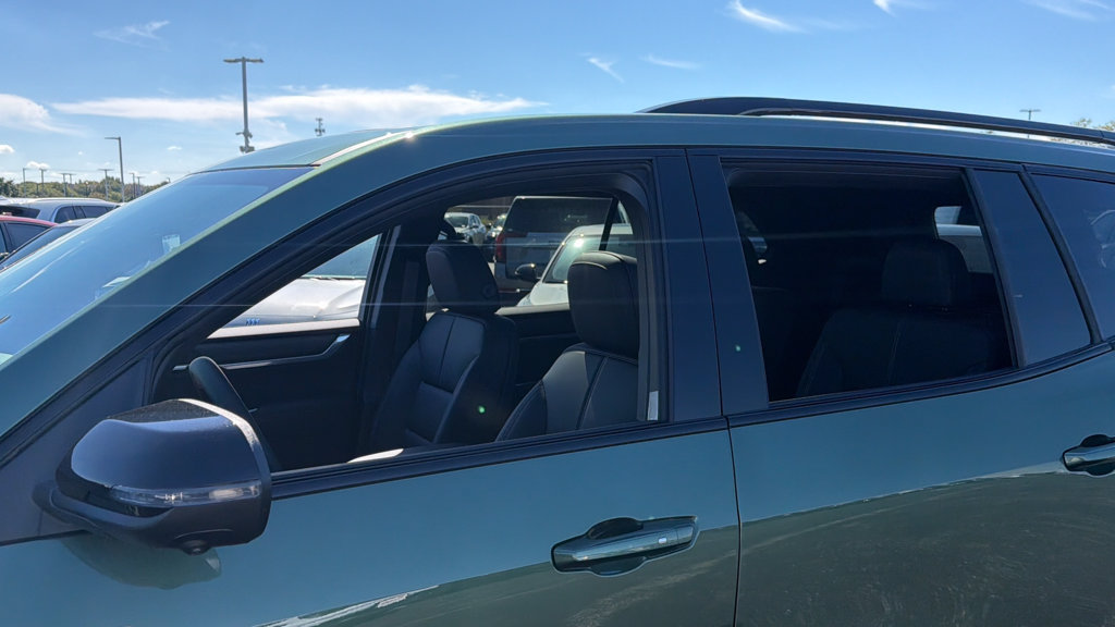 New 2027 GMC Acadia Elevation w/ Black Edition AWD/4WD image 7