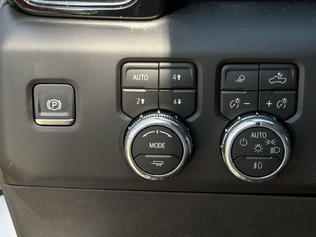 Used 2026 GMC Sierra 1500 AT4 w/ AT4 Premium Package AWD/4WD image 24