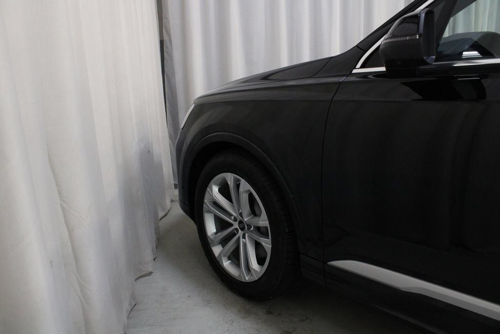 Used 2026 Audi Q7 3.0T Premium Plus w/ Premium Plus Package AWD/4WD image 29