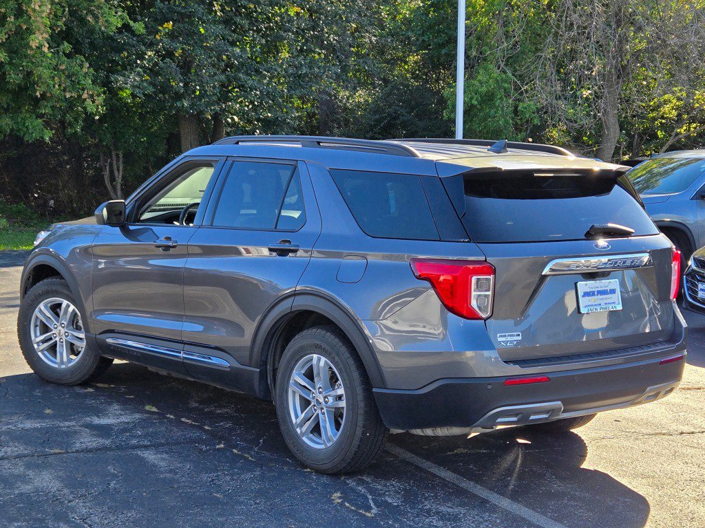 Used 2024 Ford Explorer XLT w/ Equipment Group 202A RWD image 17