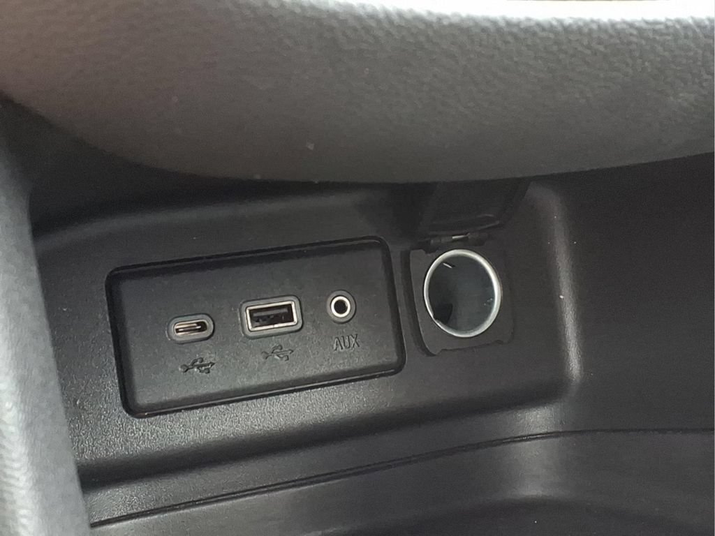 Used 2024 Chevrolet Equinox LT FWD image 16