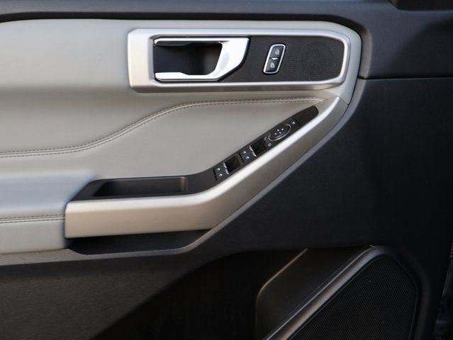 Used 2022 Ford Explorer XLT w/ Equipment Group 202A image 25