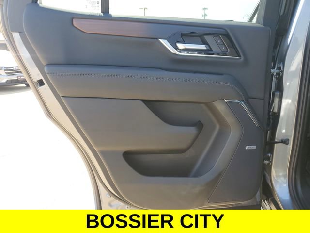 New 2026 GMC Yukon Denali w/ Sun & Power Step Package AWD/4WD image 18