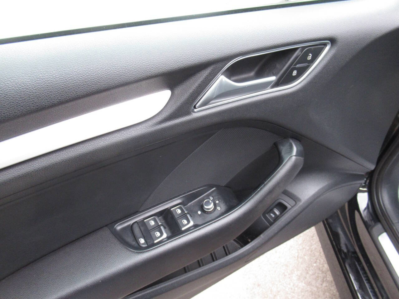 Used 2018 Audi S3 Premium Plus image 17