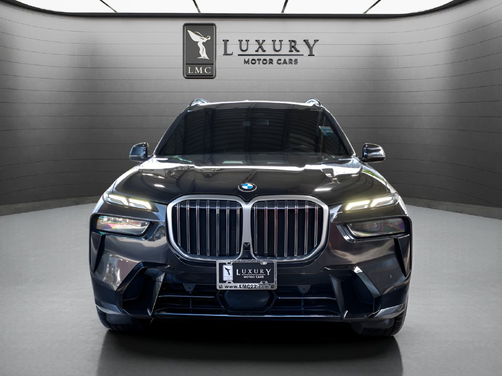 Used 2023 BMW X7 xDrive40i w/ M Sport Package AWD/4WD image 3