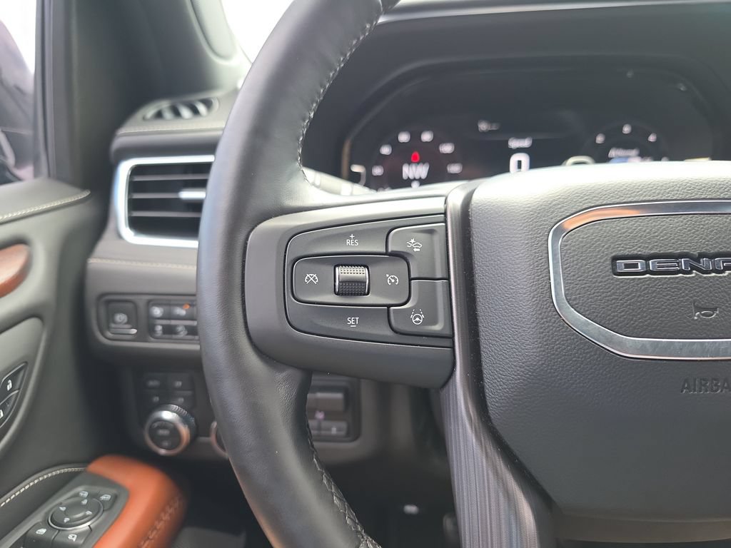Used 2023 GMC Yukon Denali Ultimate AWD/4WD image 21