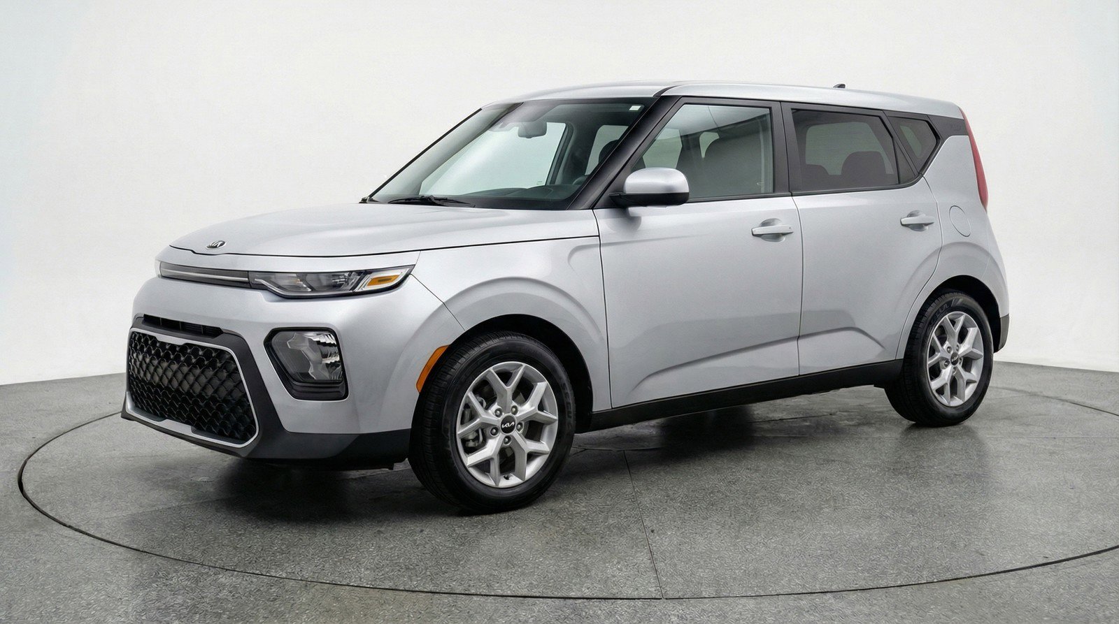 Used 2025 Kia Soul LX w/ LX Technology Package image 3