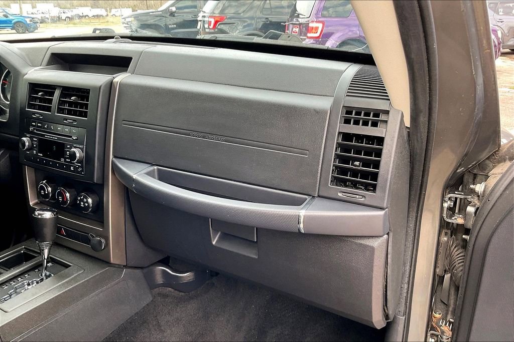Used 2012 Jeep Liberty Sport w/ Driver Convenience Group image 22