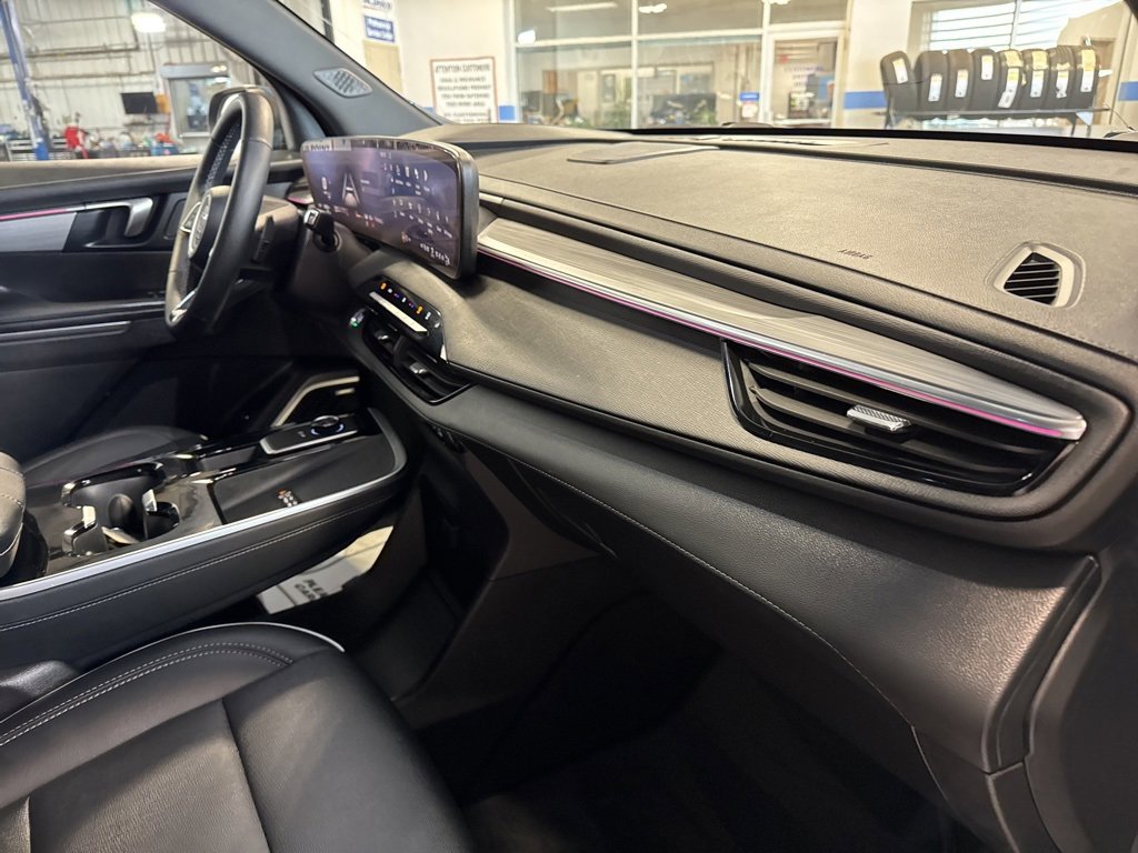 Used 2025 Buick Enclave Preferred image 36