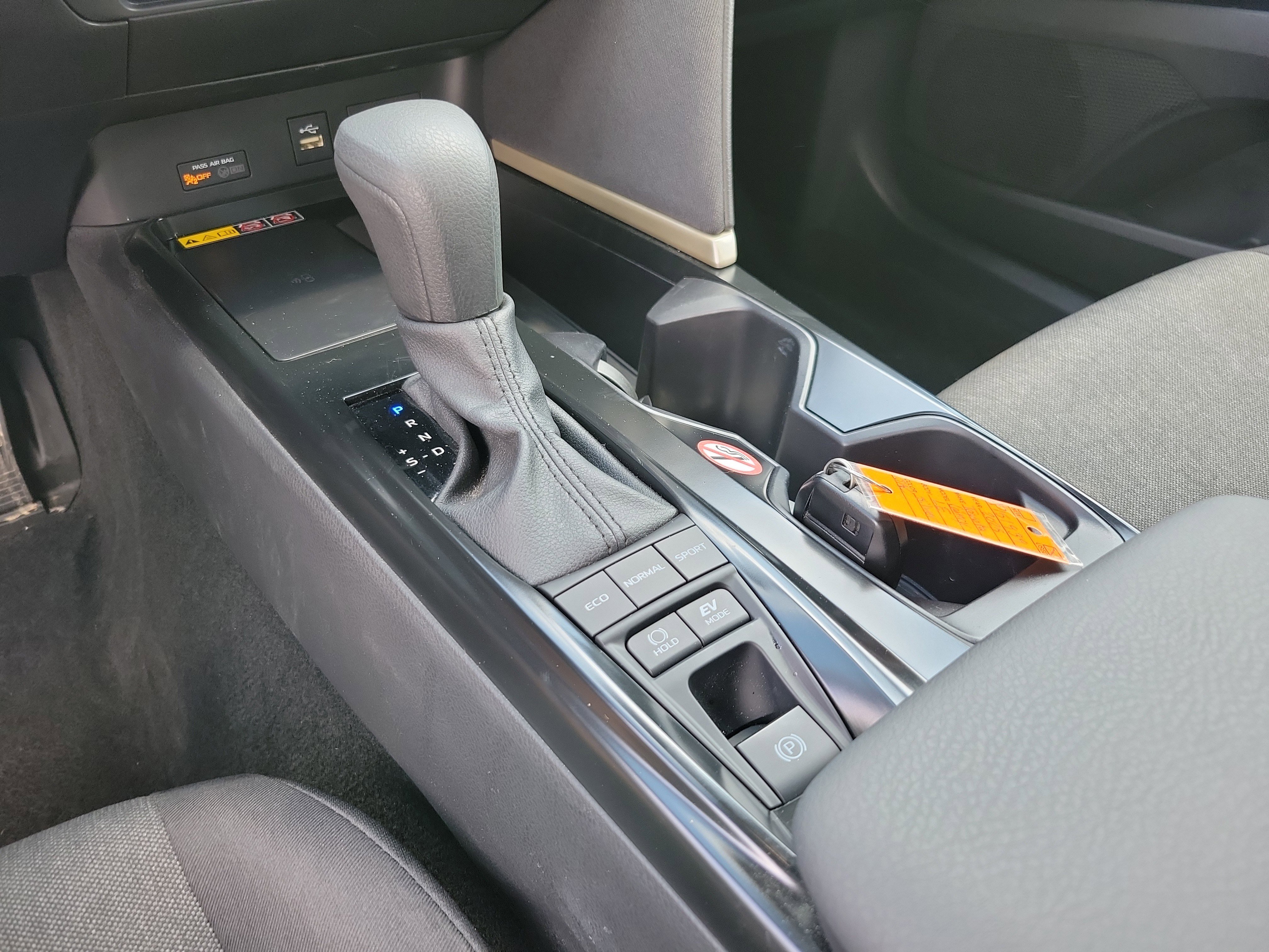 Used 2025 Toyota Camry LE image 18