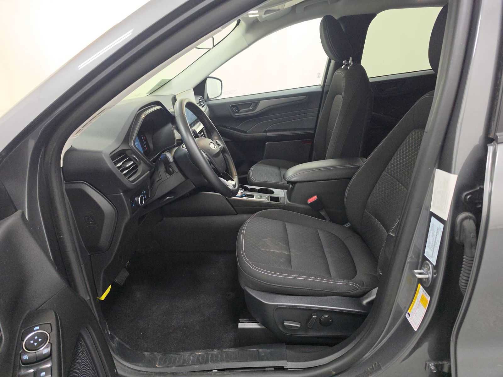 Used 2024 Ford Escape Active w/ Tech Pack #1 AWD/4WD image 8