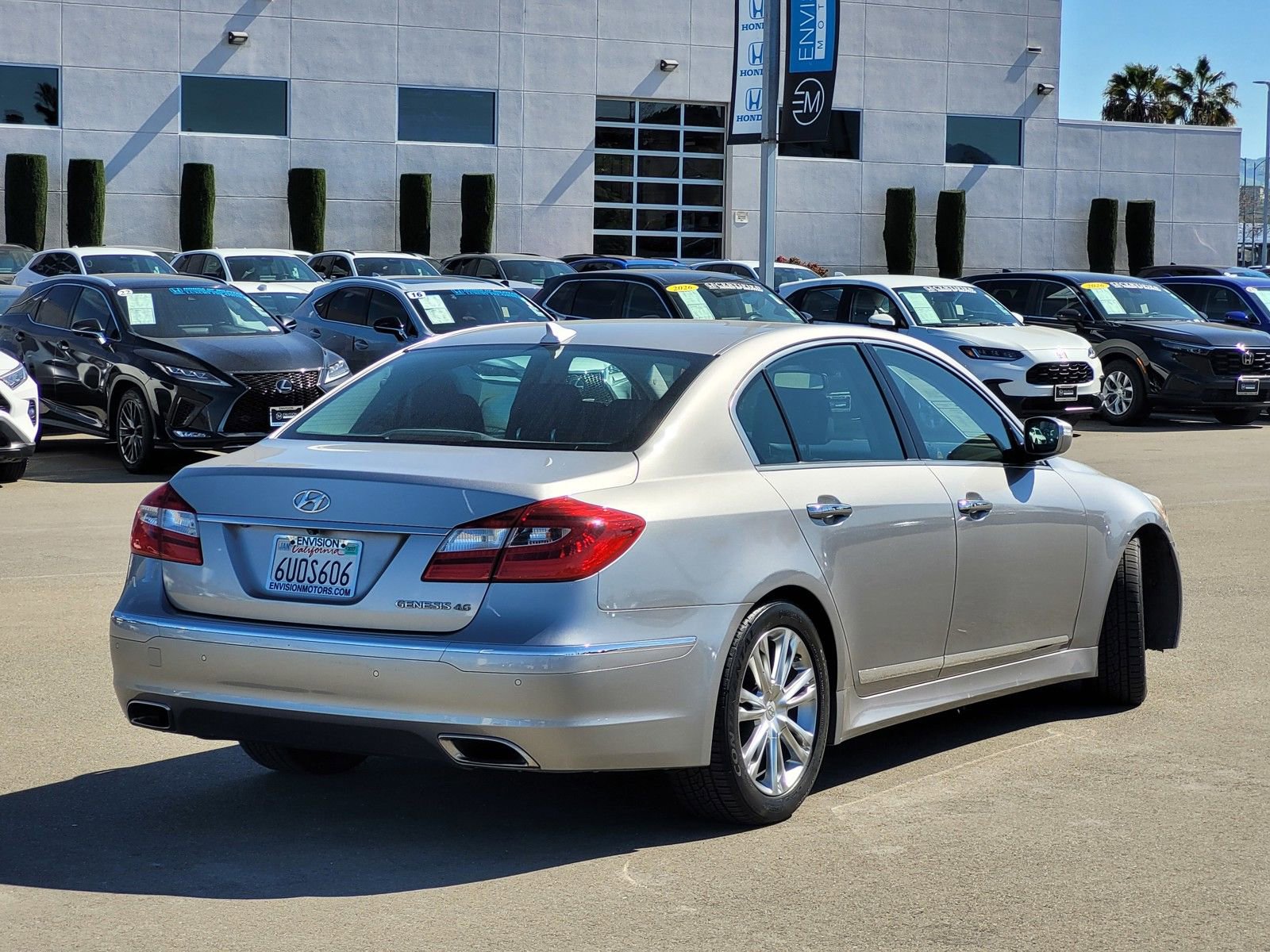 Used 2012 Hyundai Genesis 4.6 image 5