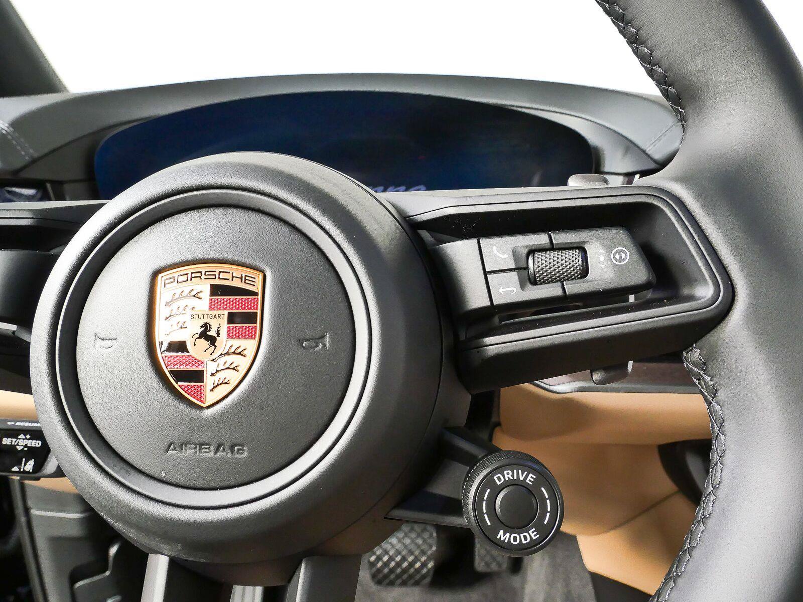 Certified 2026 Porsche Cayenne E-Hybrid AWD/4WD image 12