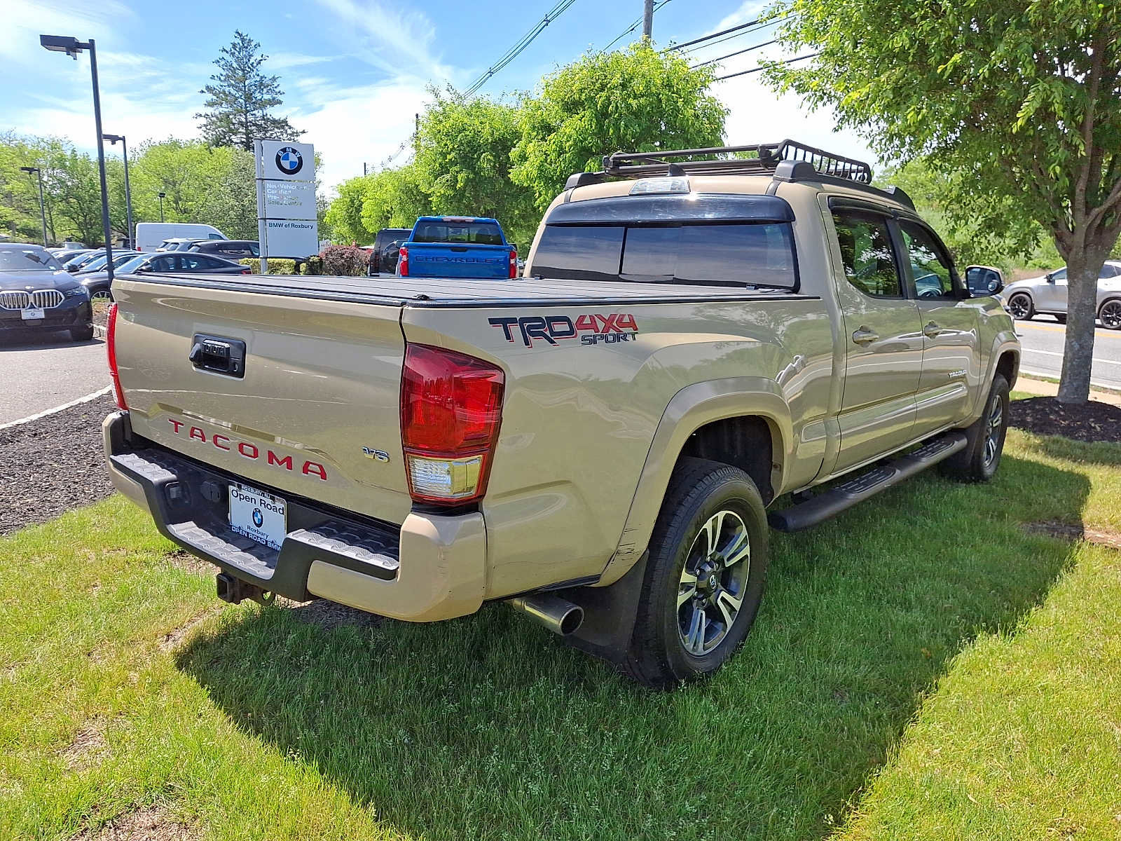 Used 2017 Toyota Tacoma TRD Sport AWD/4WD image 7