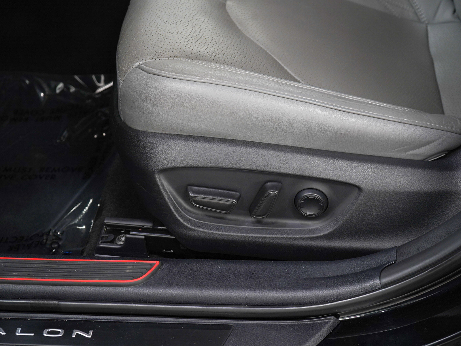 Used 2021 Toyota Avalon Limited w/ Advanced Safety Package FWD image 21