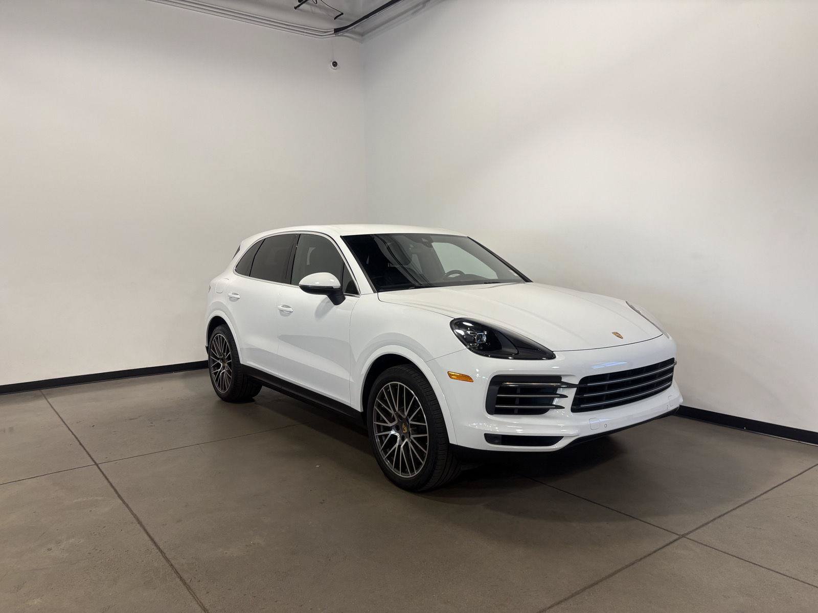 Used 2022 Porsche Cayenne AWD/4WD image 1