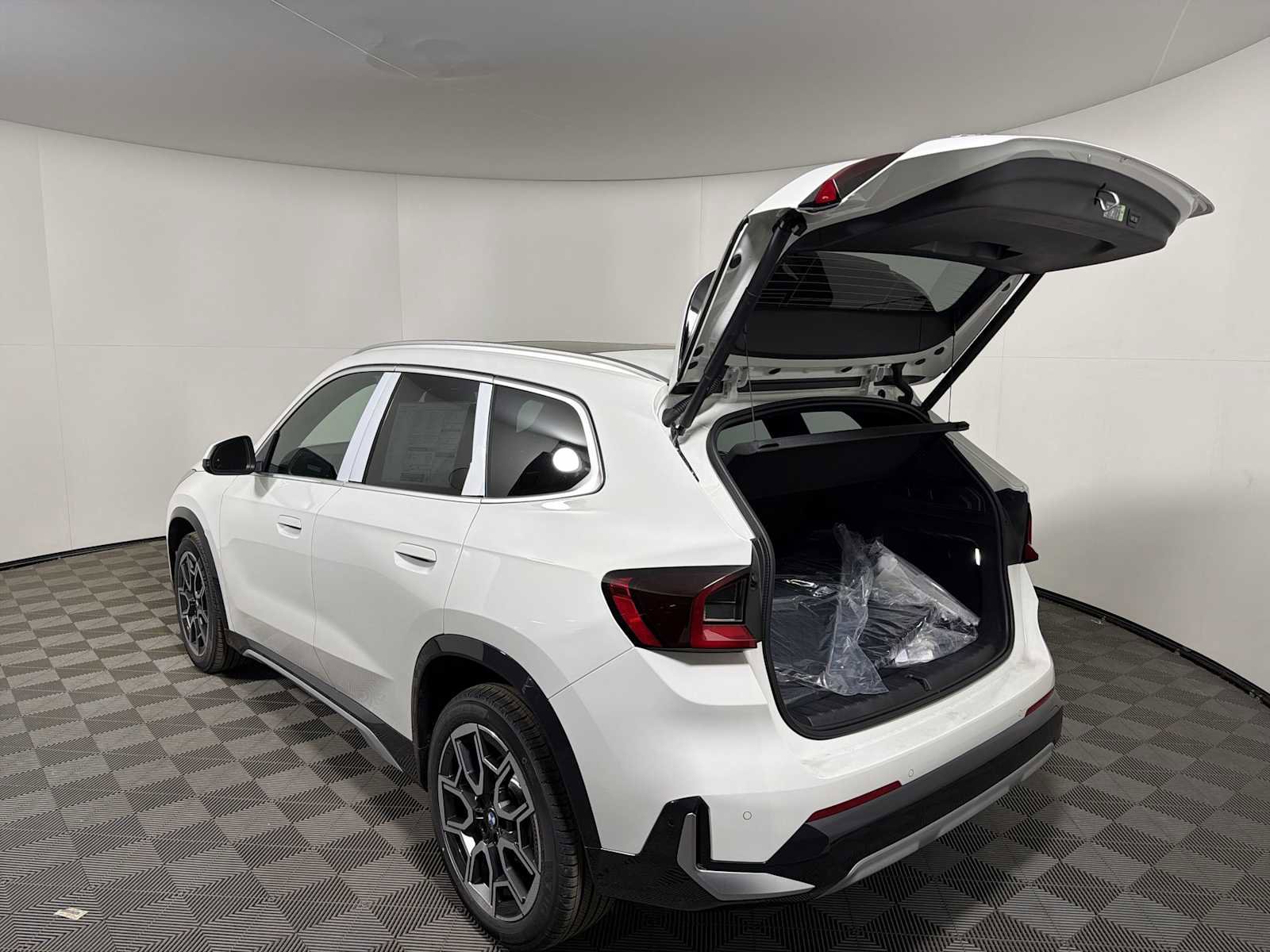 New 2026 BMW X1 xDrive28i w/ Convenience Package image 20