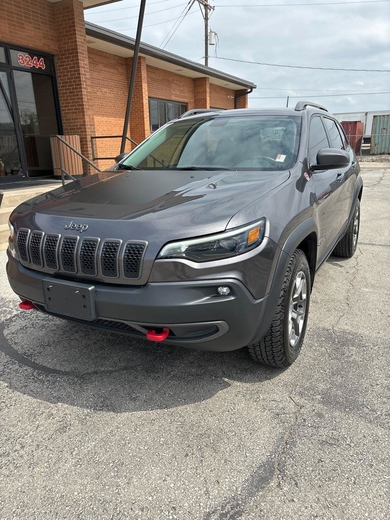 Used 2019 Jeep Cherokee Trailhawk w/ Comfort/Convenience Group AWD/4WD image 2