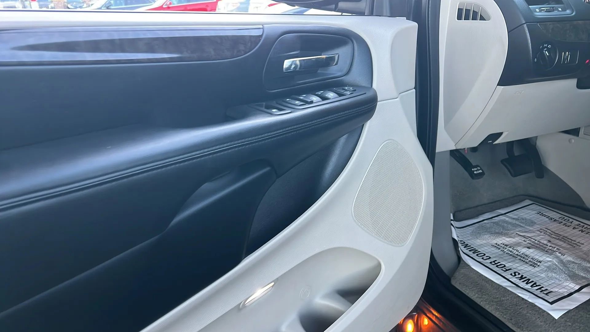 Used 2011 Dodge Grand Caravan Mainstreet w/ PWR Convenience Group FWD image 28