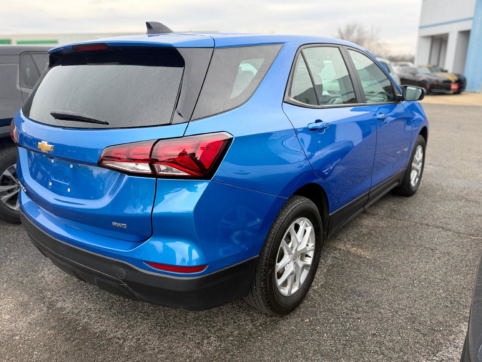 Used 2024 Chevrolet Equinox LS image 2