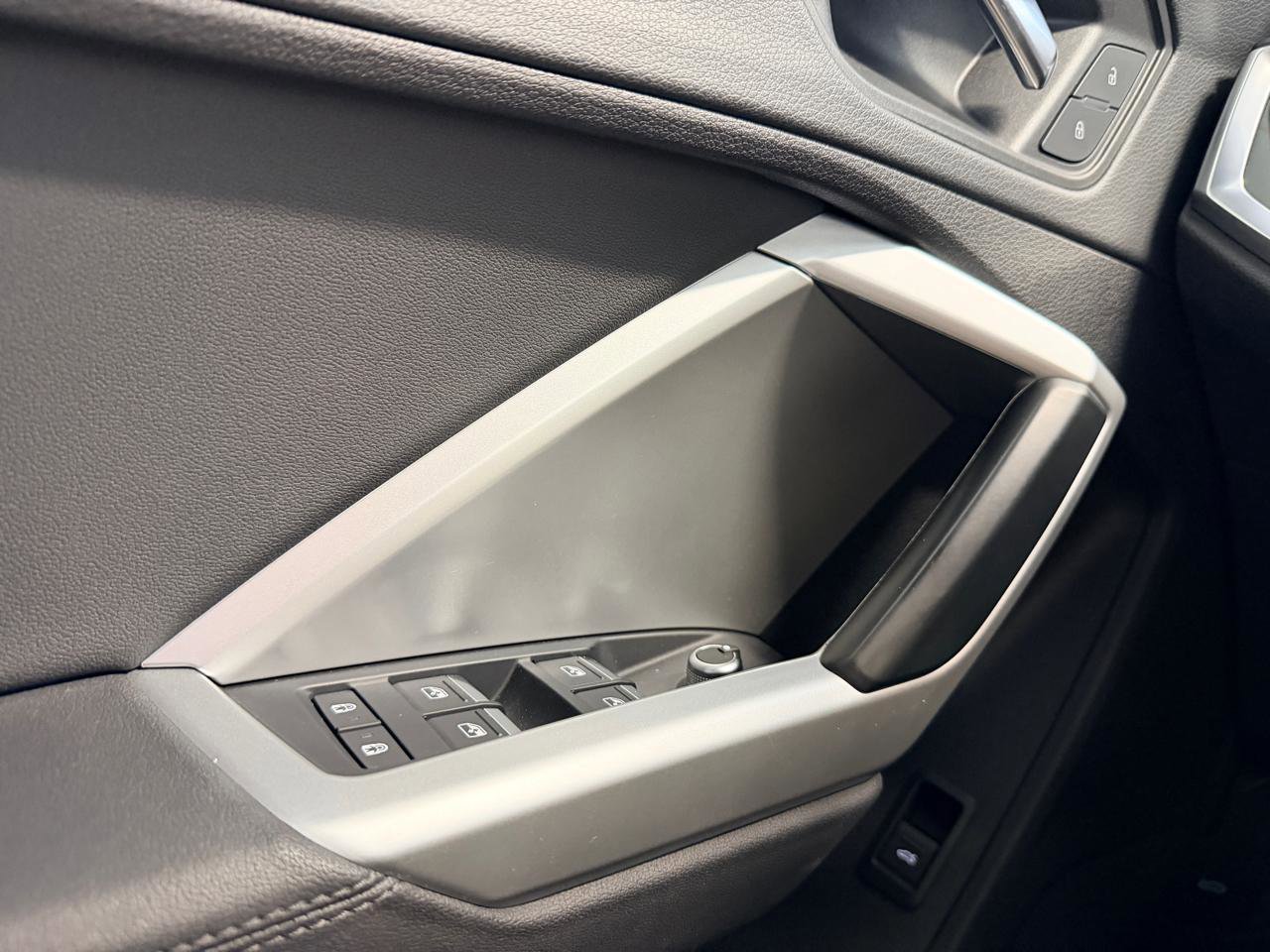 Used 2020 Audi Q3 2.0T Premium w/ Convenience Package image 39