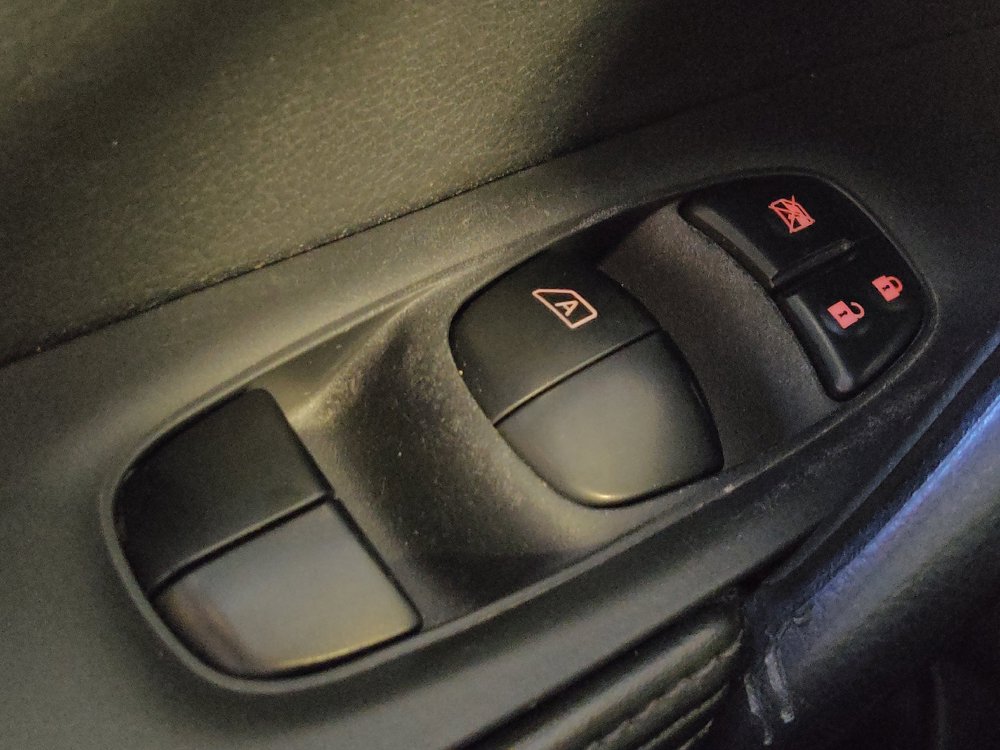 Used 2022 Nissan Rogue Sport SV FWD image 27