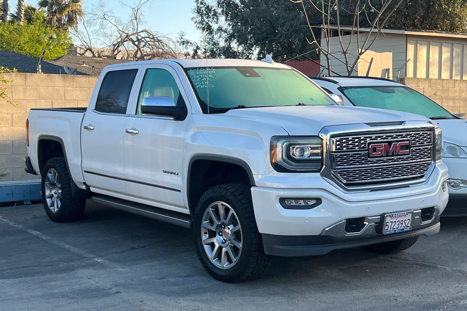 Used 2018 GMC Sierra 1500 Denali image 2