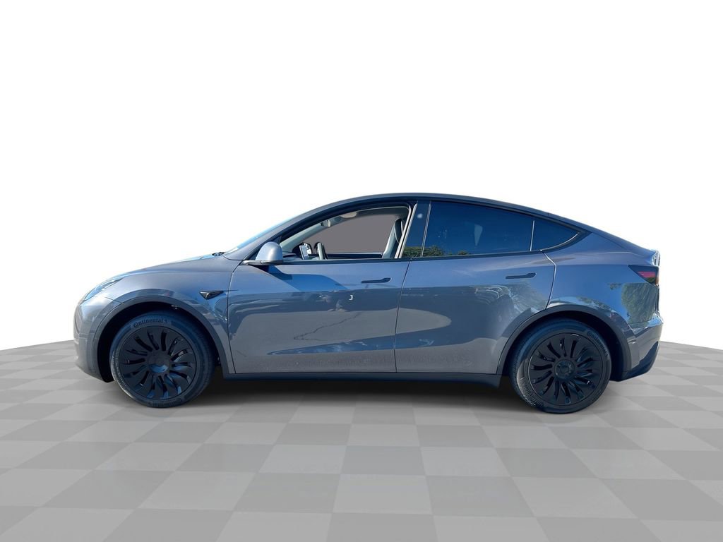 Used 2023 Tesla Model Y 2WD image 5
