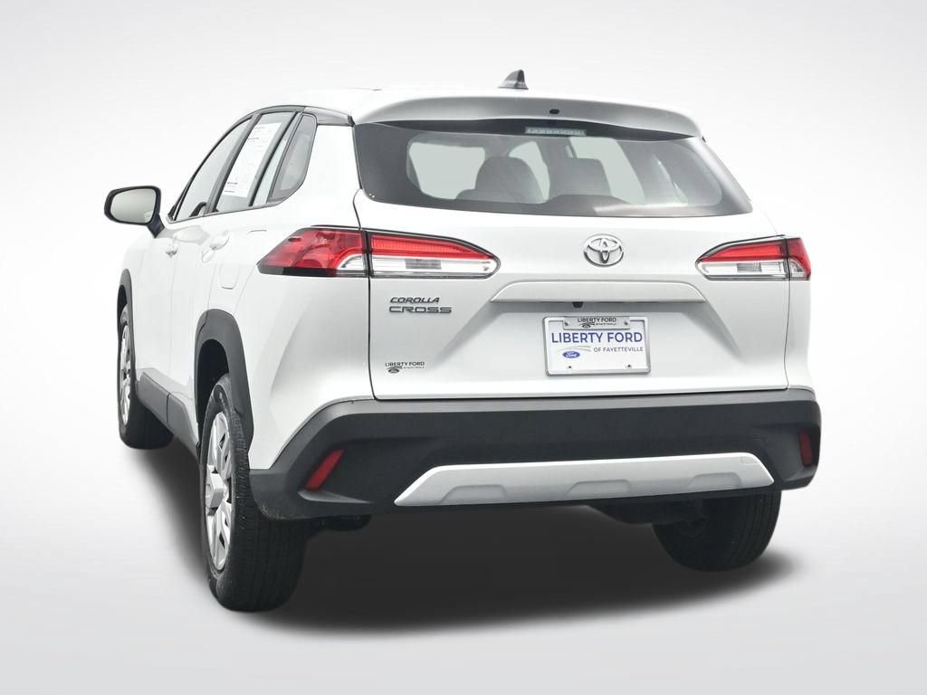 Used 2025 Toyota Corolla Cross L FWD image 9