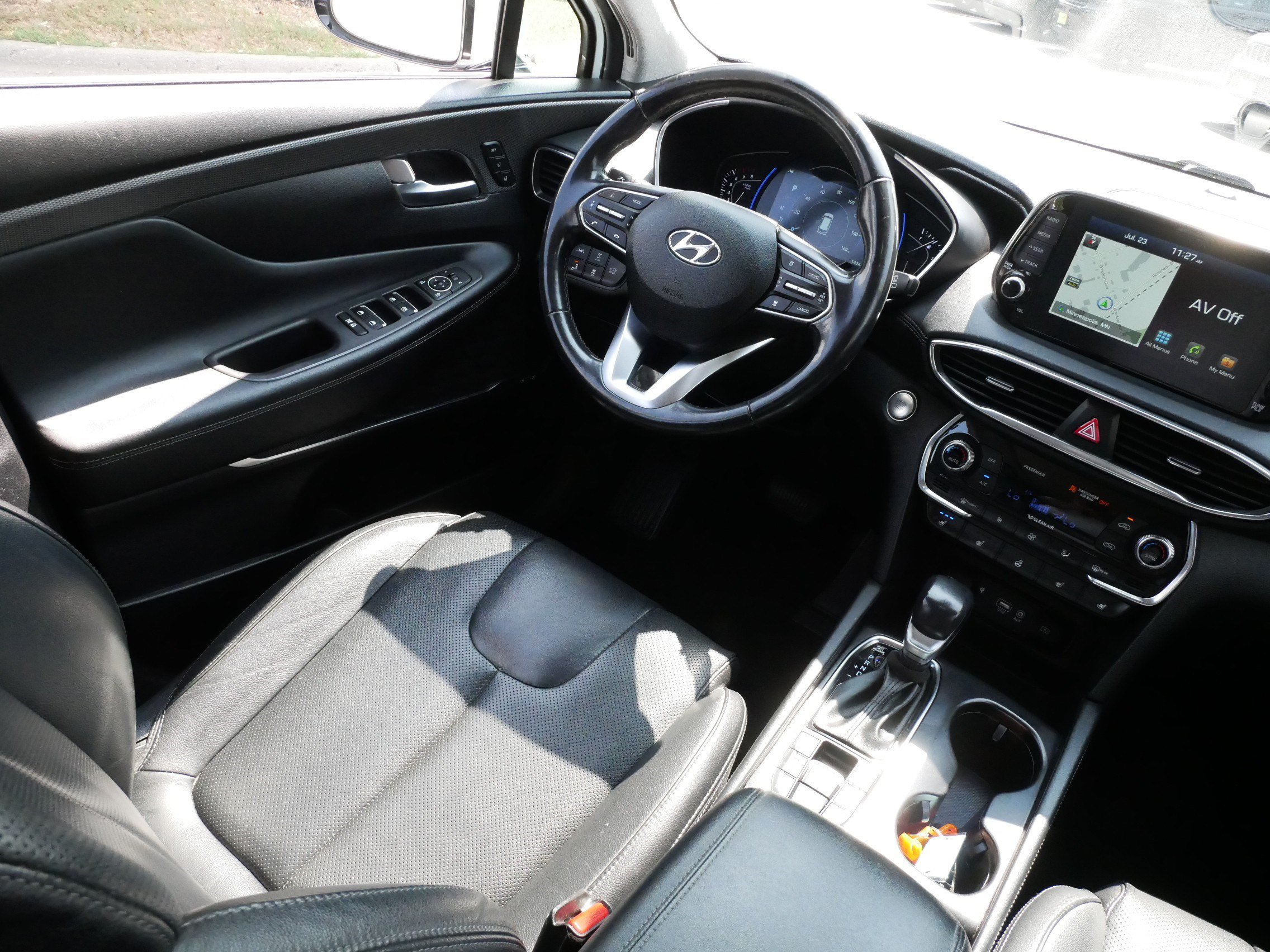 Used 2019 Hyundai Santa Fe AWD image 9