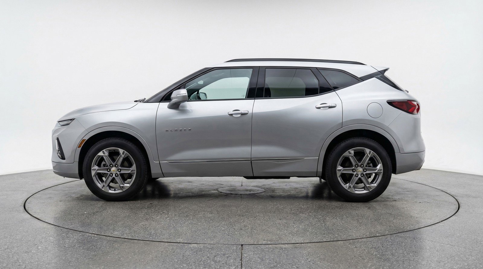 Used 2025 Chevrolet Blazer LT FWD image 5