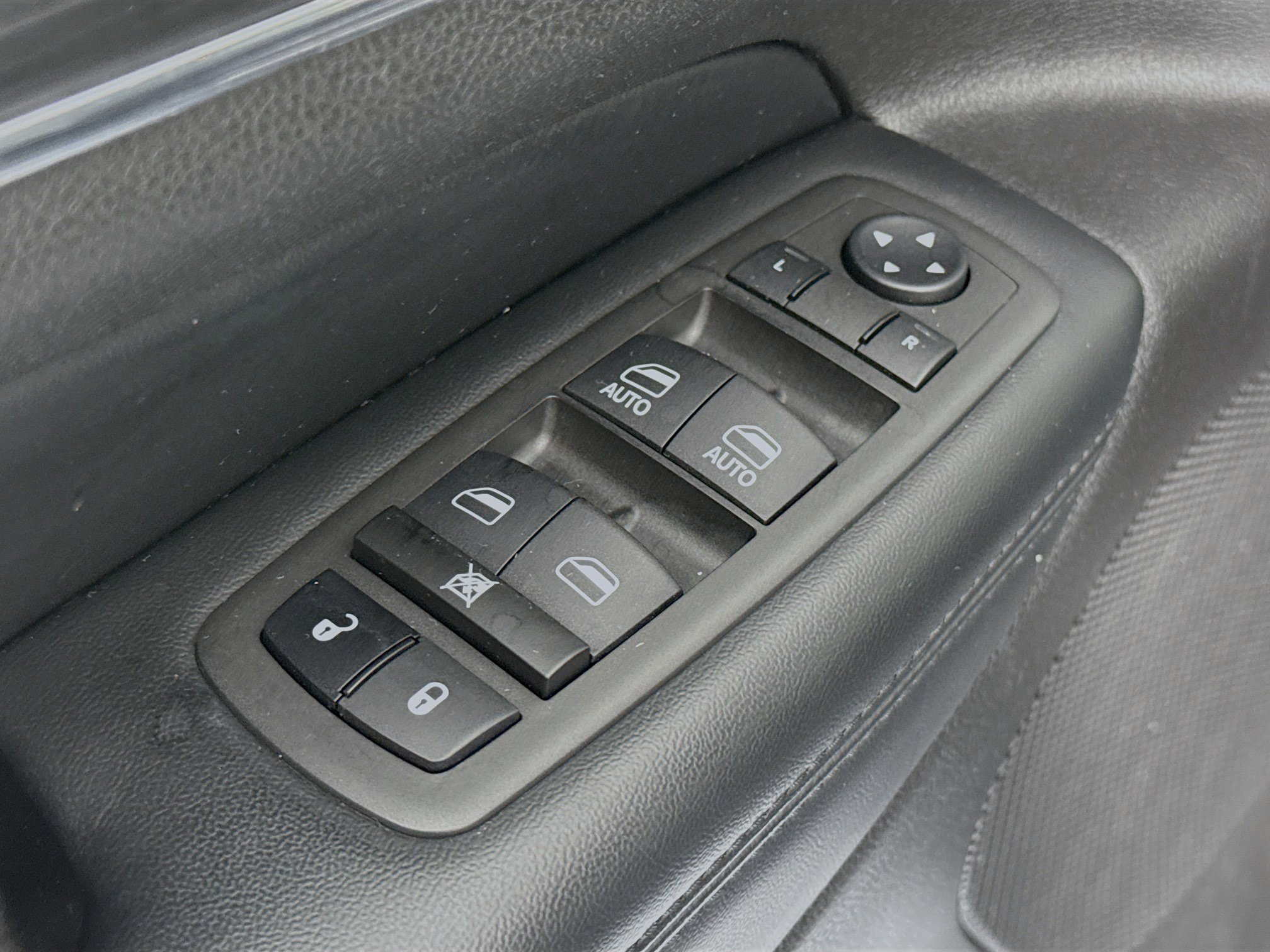 Used 2021 Jeep Grand Cherokee Limited image 18