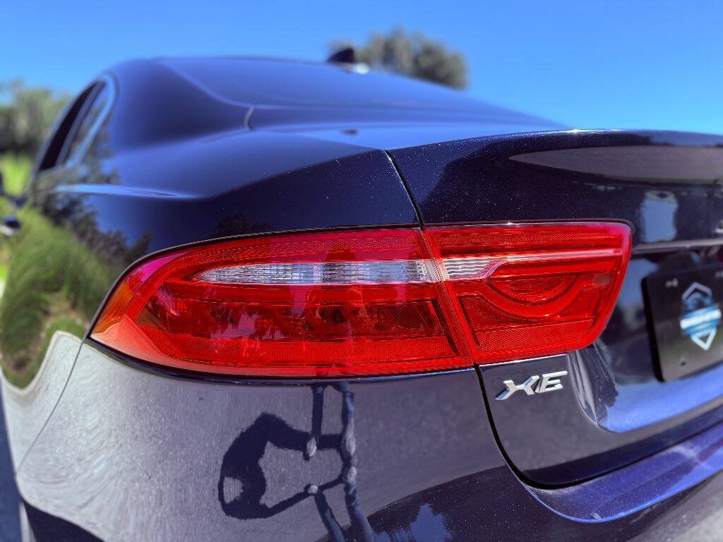 Used 2017 Jaguar XE Prestige AWD/4WD image 14