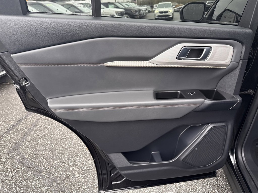 Used 2025 Ford Explorer Active image 22