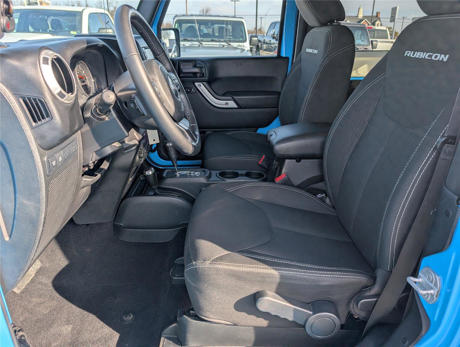 Used 2018 Jeep Wrangler Rubicon w/ Power Convenience Group image 17