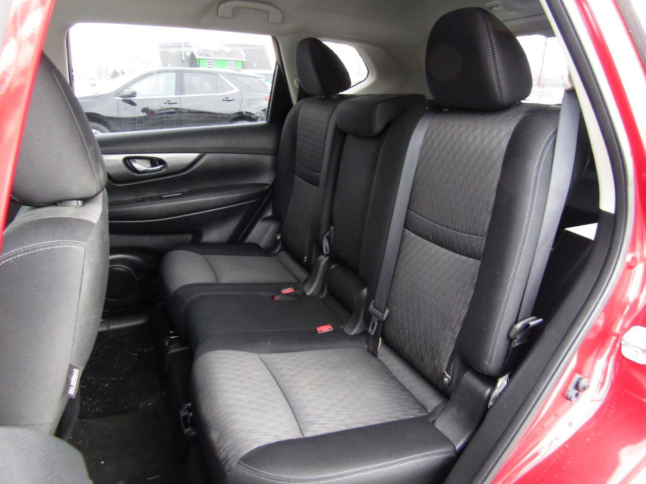 Used 2017 Nissan Rogue S w/ S Appearance Package FWD image 20