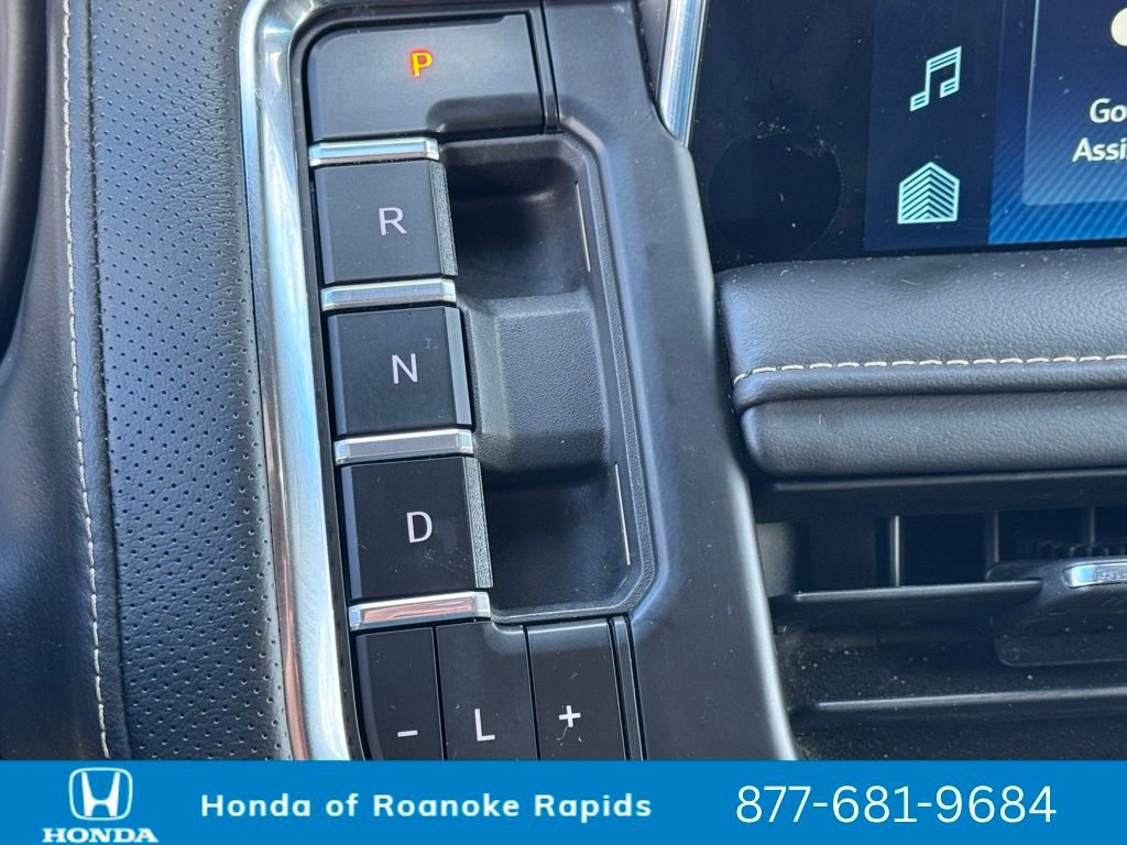 Used 2024 Chevrolet Suburban Premier image 38