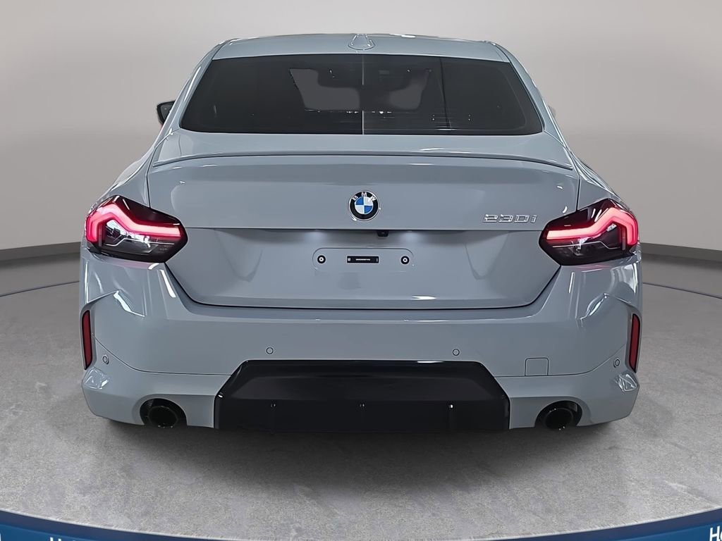 Used 2025 BMW 230i Coupe w/ M Sport Package image 8