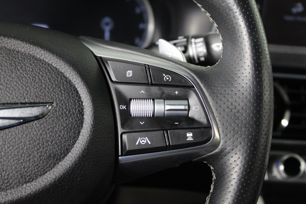 Used 2023 Genesis G70 2.0T RWD image 26