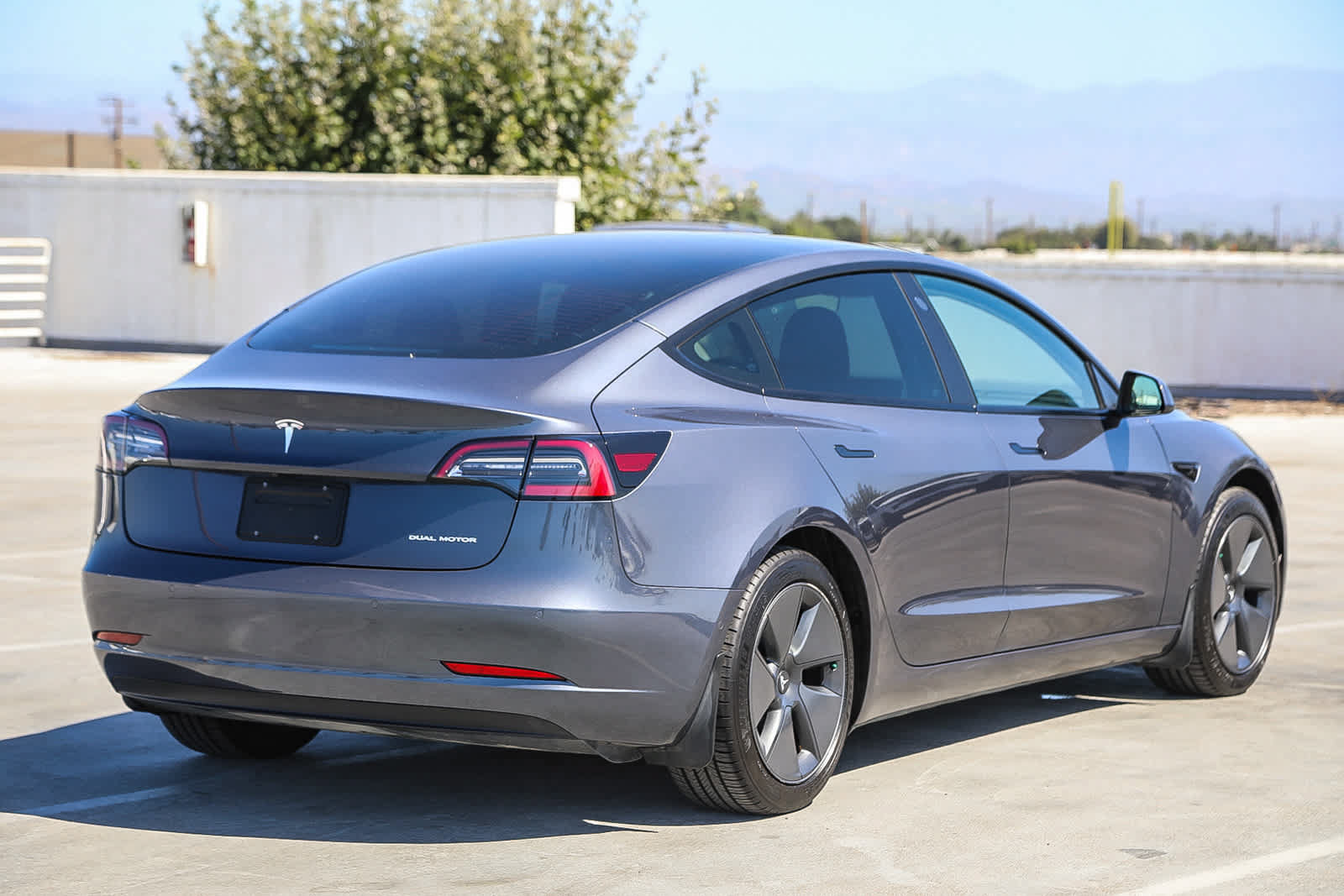 Used 2022 Tesla Model 3 Long Range AWD/4WD image 5