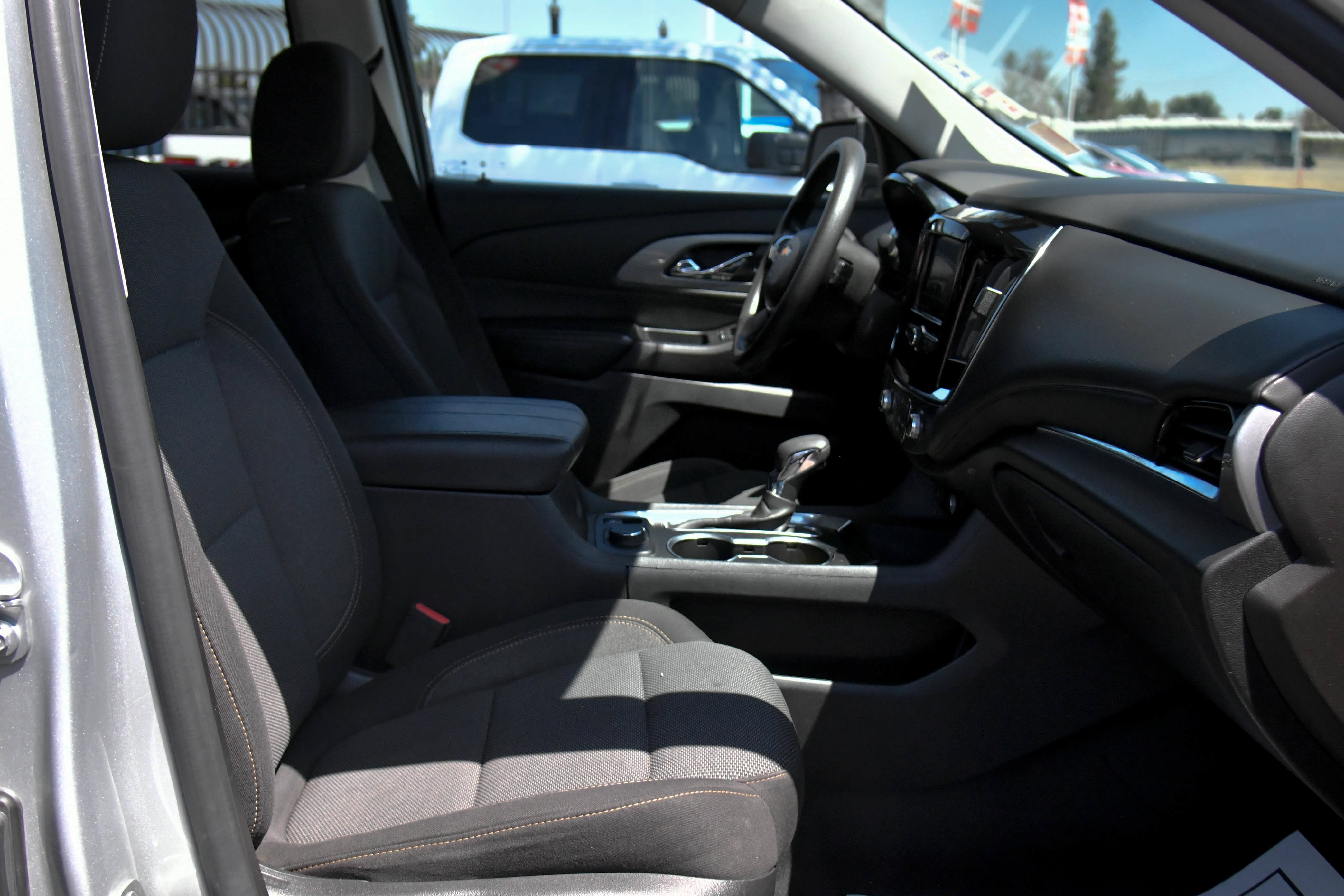 Used 2021 Chevrolet Traverse LS FWD image 43