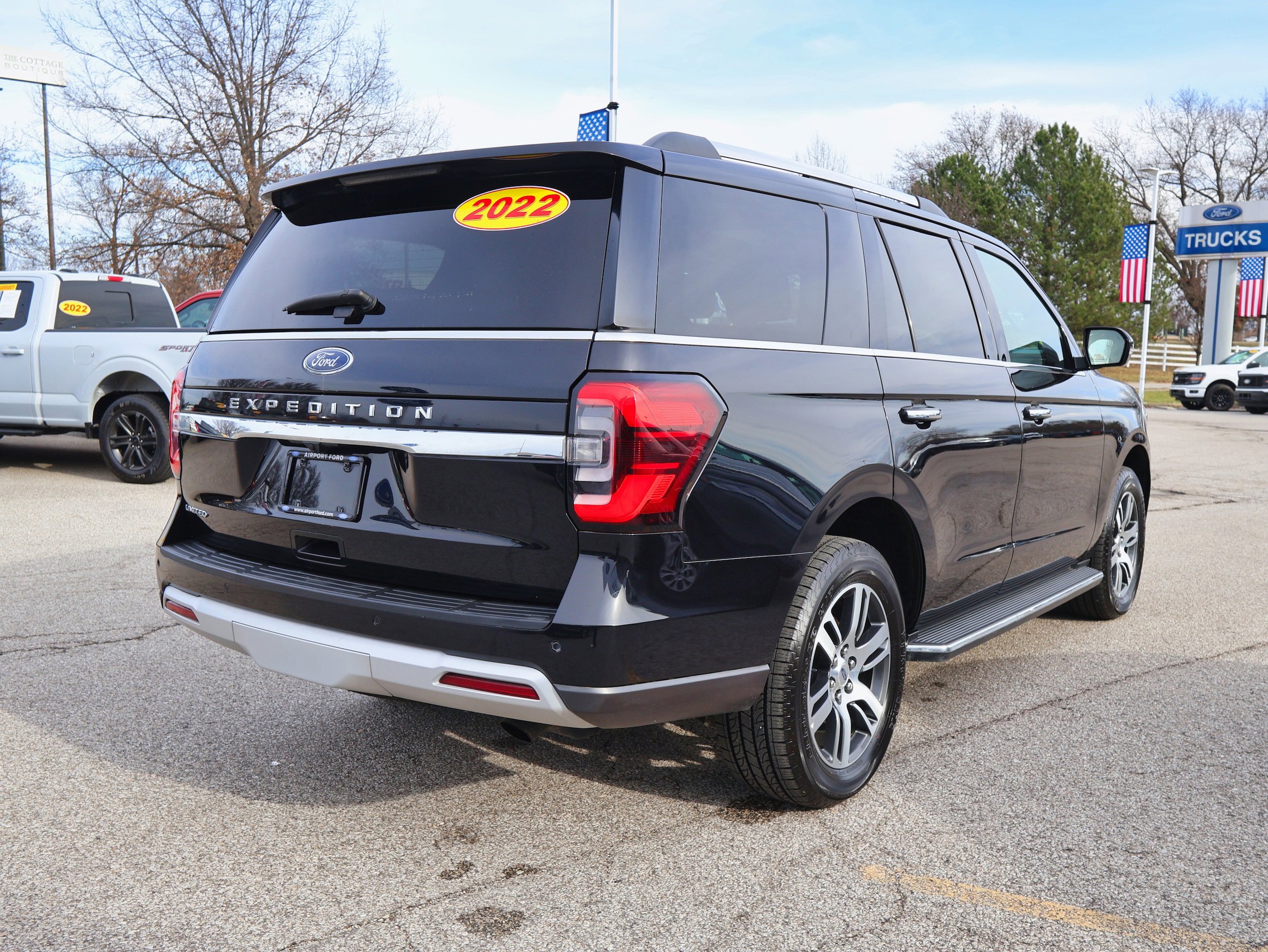 Used 2022 Ford Expedition Limited AWD/4WD image 5
