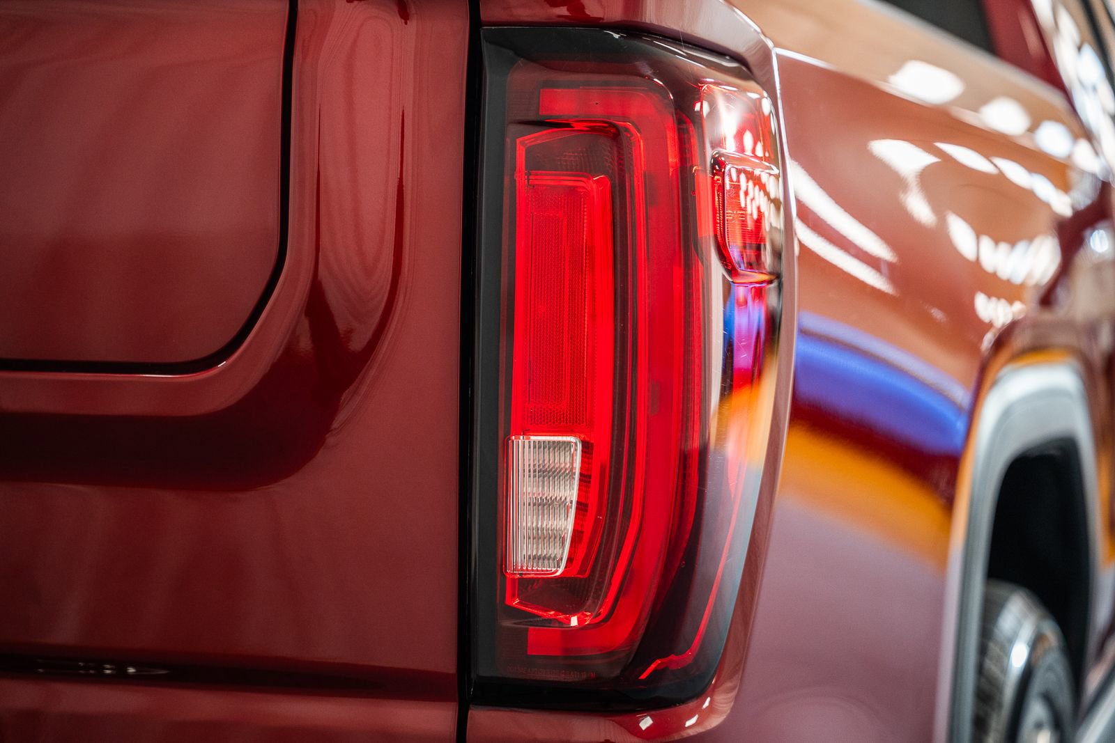 Used 2019 GMC Sierra 1500 Denali w/ Denali Ultimate Package AWD/4WD image 9