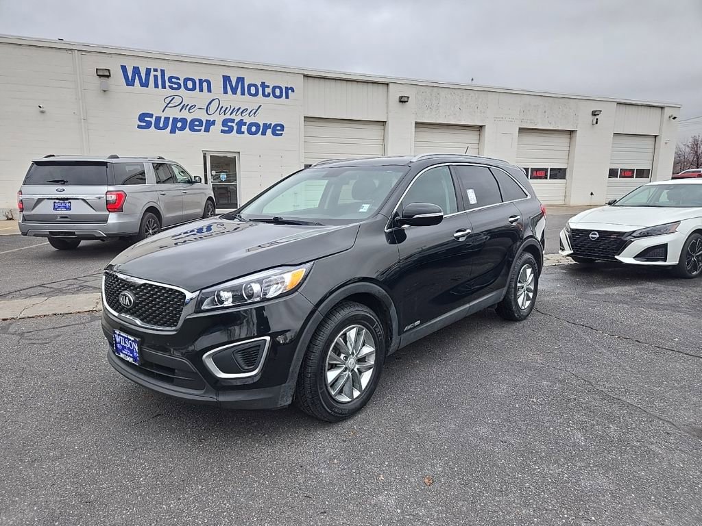 Used 2017 Kia Sorento LX image 1