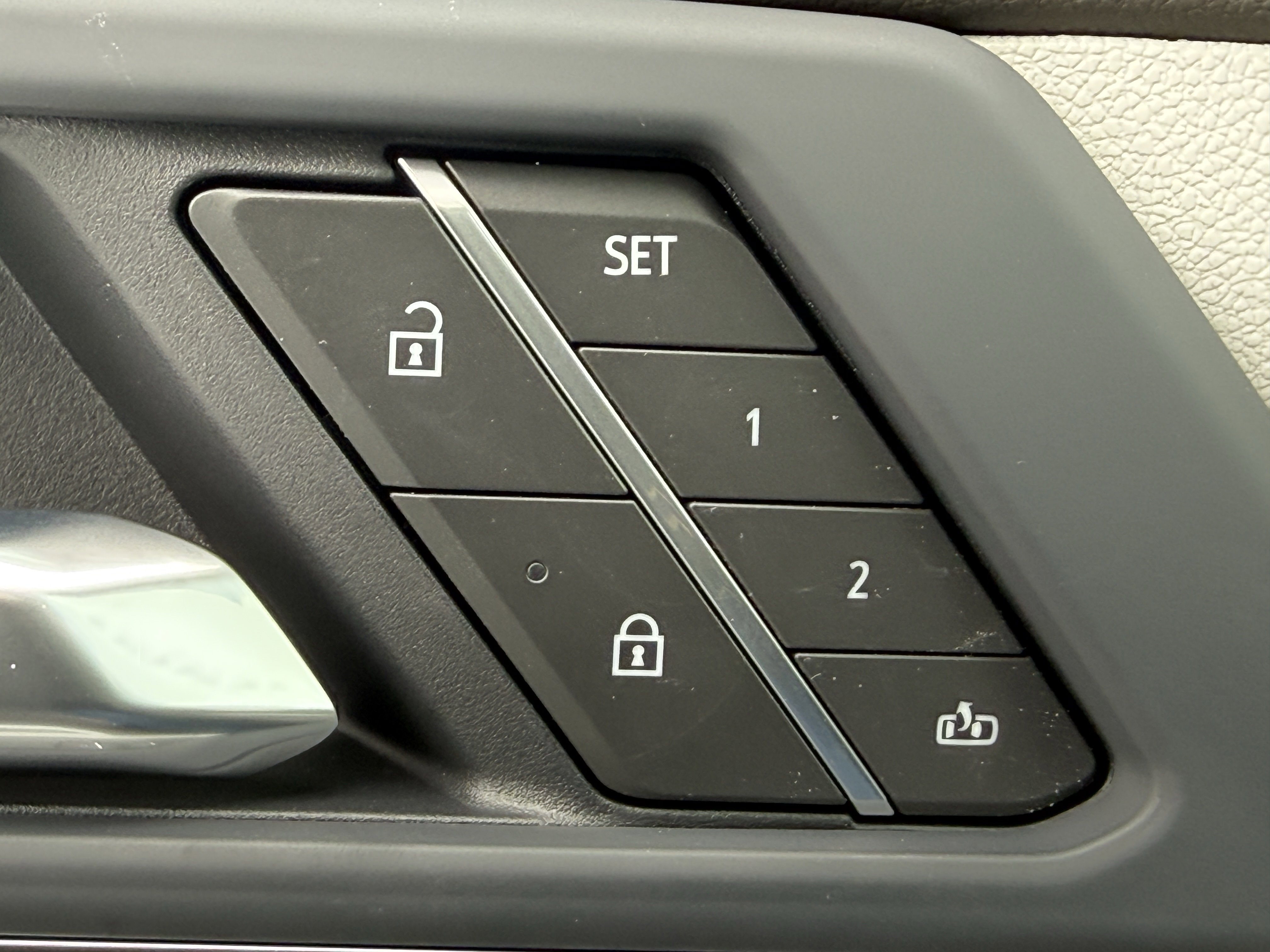 New 2026 GMC Terrain Denali w/ LPO, Floor Liner Package image 32