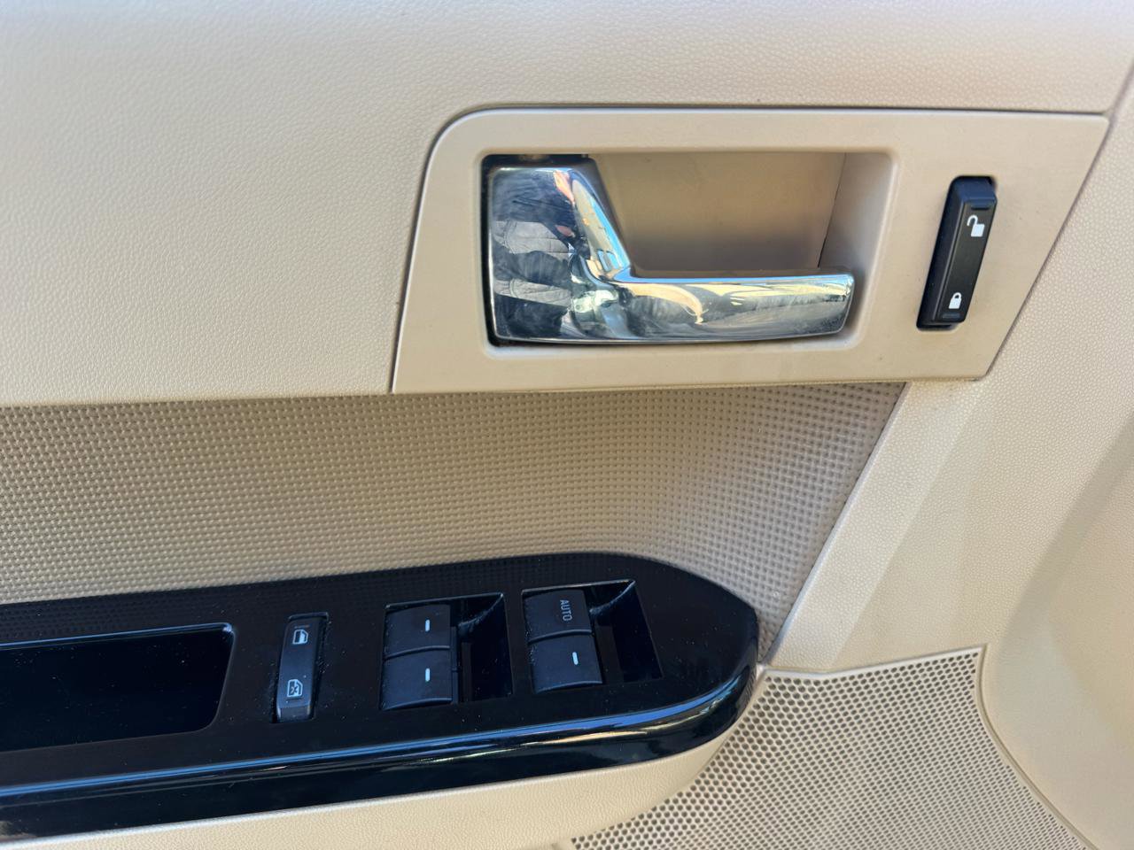 Used 2009 Ford Escape Limited AWD/4WD image 30