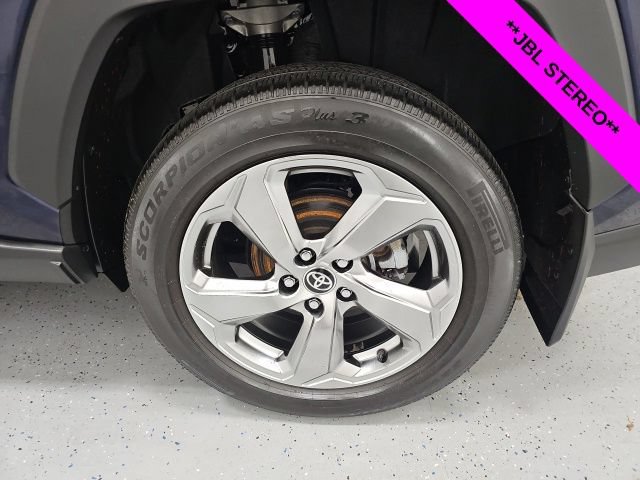 Used 2020 Toyota RAV4 Limited AWD/4WD image 11