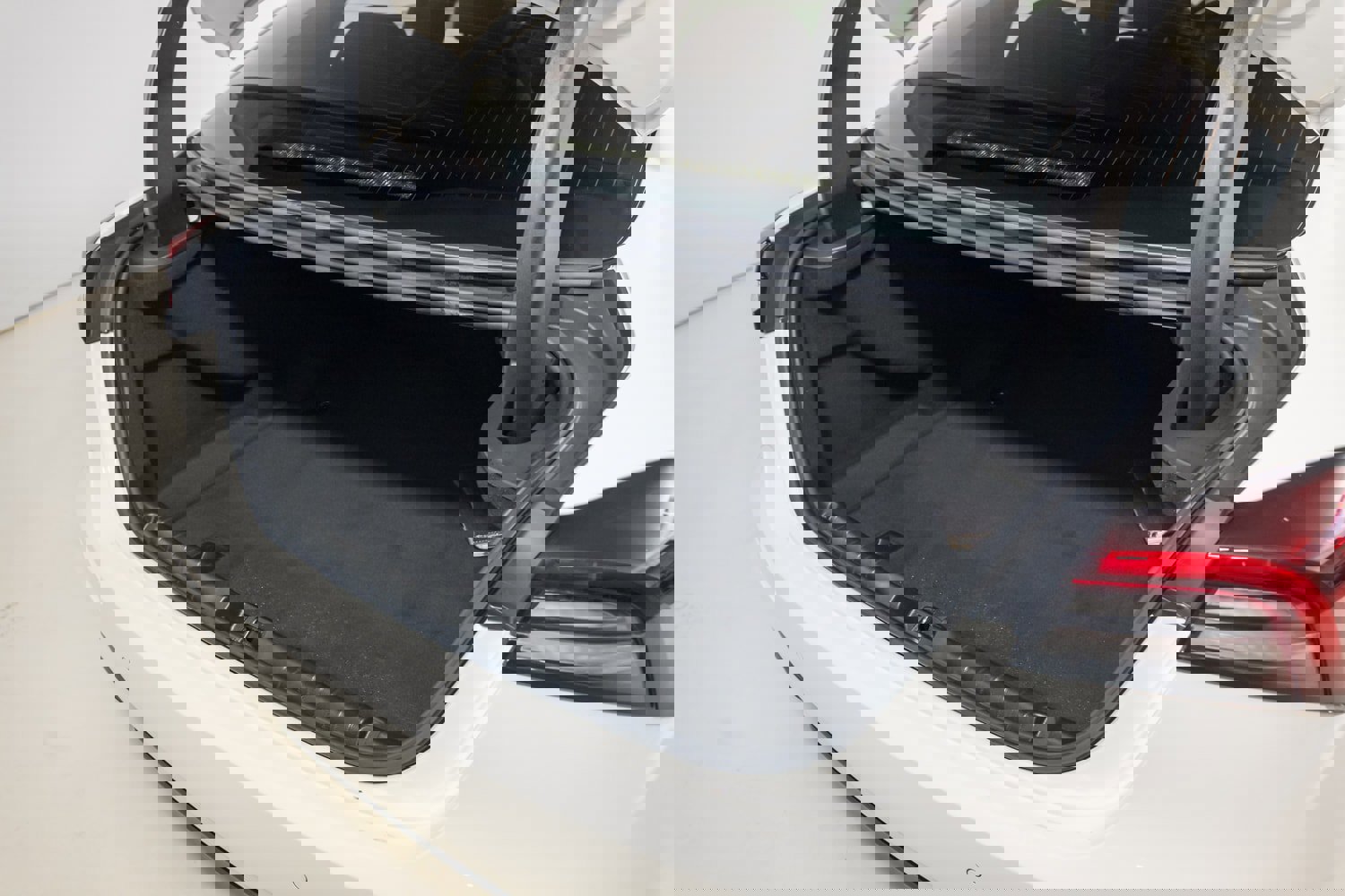 Used 2022 Maserati Ghibli Modena Q4 image 33